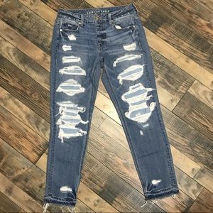 American Eagle Tomgirl distressed patch jeans 🎀